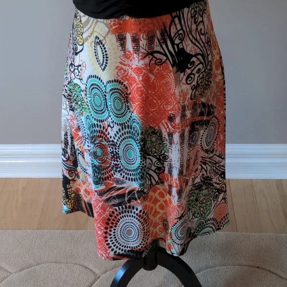 Abstract Pattern Dress - Picture 2 of 4